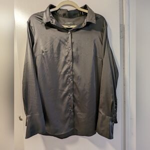 Banana Republic button up long sleeved blouse